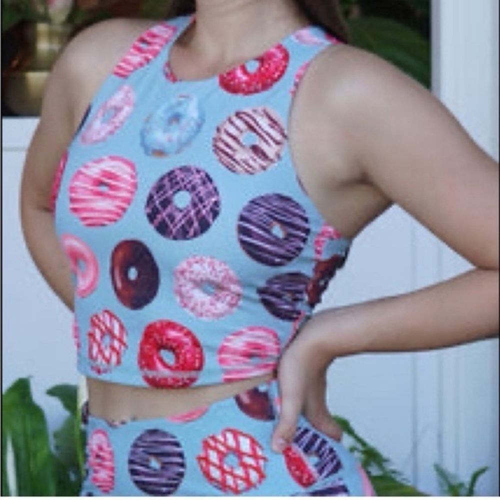 Muscles & Donuts Workout Gym
Tank Medium donut print